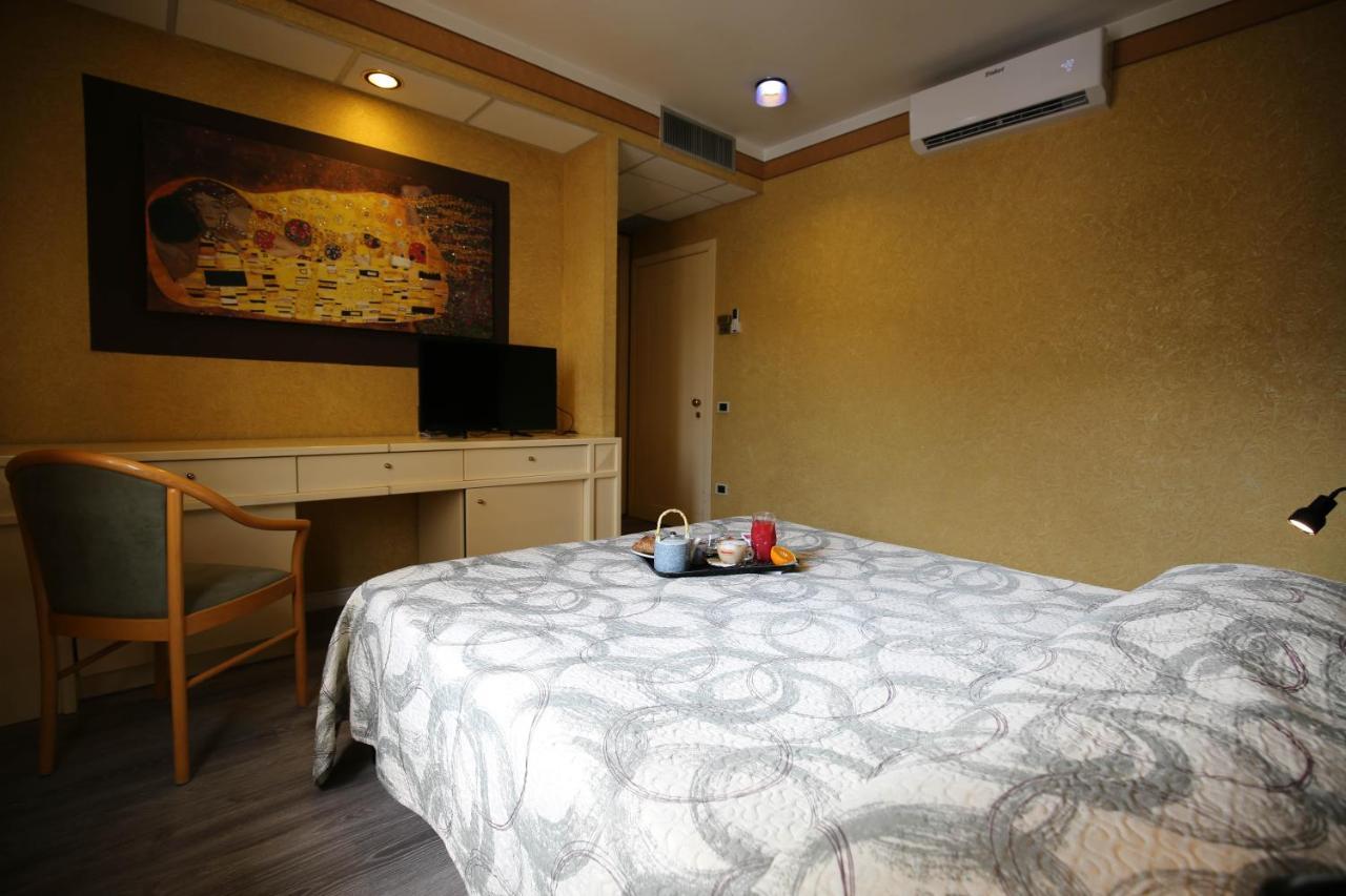 Hotel Benedetti 캄펠로술클리툰노 외부 사진